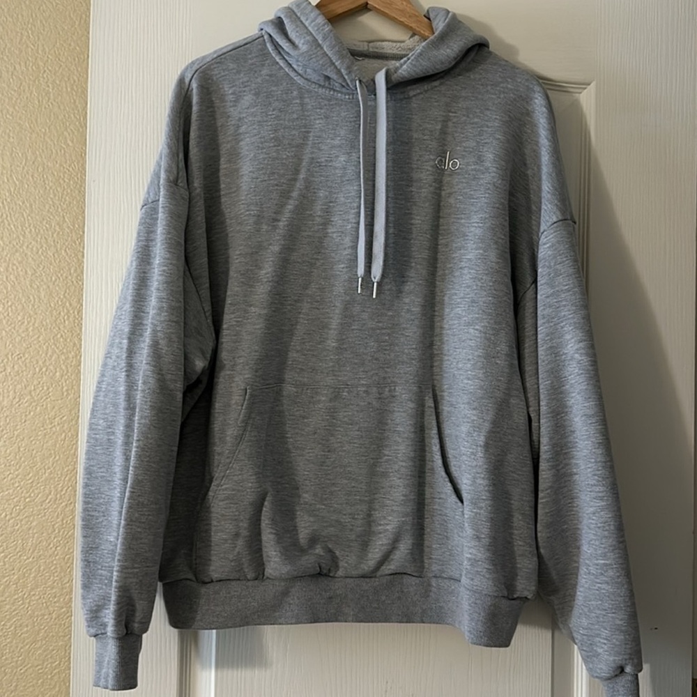 ALO Yoga Accolade Hoodie in Heather Grey (Size L)